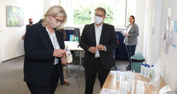 Neuansiedlung: Wirtschaftsministerin Rehlinger besucht Apuro GmbH