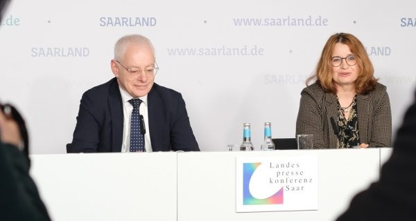 Wirtschaftsminister Jürgen Barke präsentiert saarländische Wasserstoffagentur