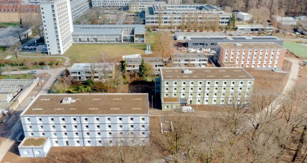 Drohnenaufnahme der neuen Studierendenwohnhäusern auf dem Unicampus Saarbrücken
